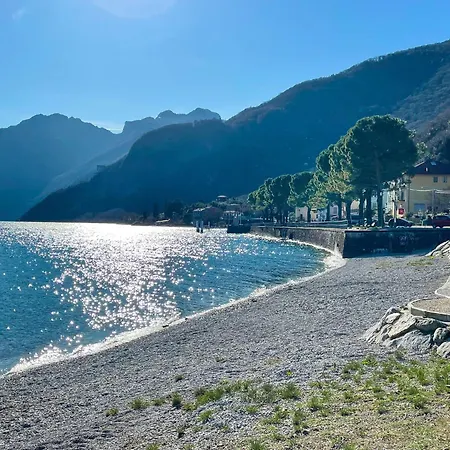 Renzo E Lucia Lake View Oliveto Lario