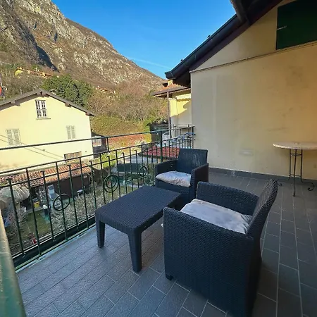 Renzo E Lucia Lake View