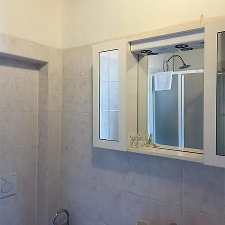 Renzo E Lucia Lake View Oliveto Lario