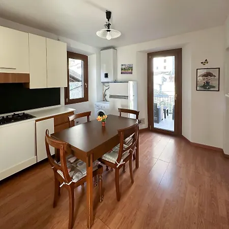 Renzo E Lucia Lake View Oliveto Lario