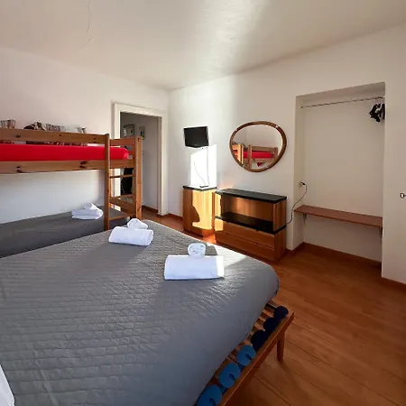 Renzo E Lucia Lake View