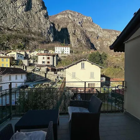 Renzo E Lucia Lake View