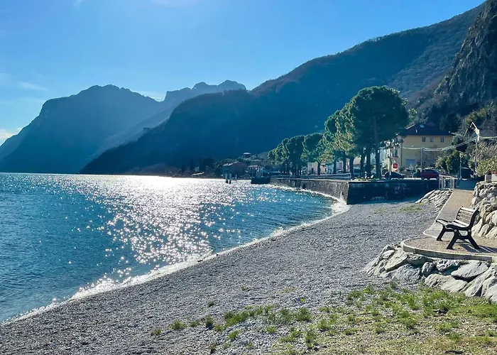 Renzo E Lucia Lake View Oliveto Lario