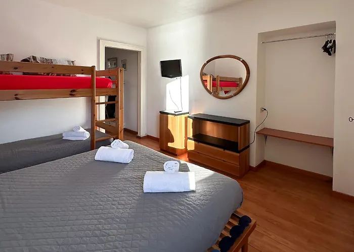 Renzo E Lucia Lake View