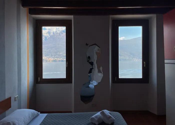 Renzo E Lucia Lake View